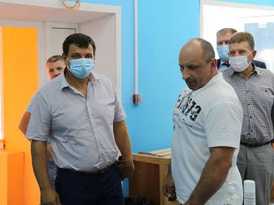 Председатель Смоленской областной думы посетил обновленный зал единоборств в Рославле
