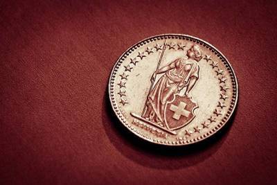 Эксперт Бабин: самая надежная защитная валюта - швейцарский франк