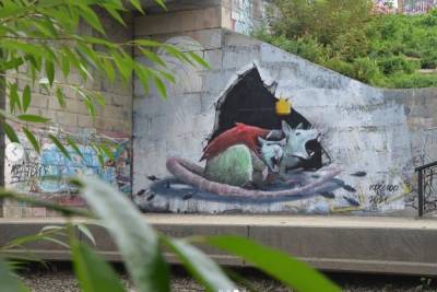 «Карт-бланш» нарисовал Крысиного Короля на мосту в Екатеринбурге