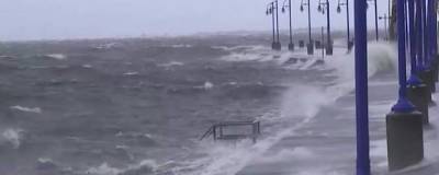Ураган «Ида», обрушившийся на побережье США, ослаб до третьей категории