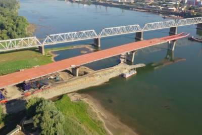 285 метров пролета четвёртого моста смонтировали в Новосибирске
