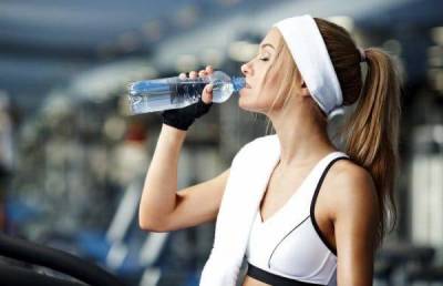 ​Как пить воду во время тренировок
