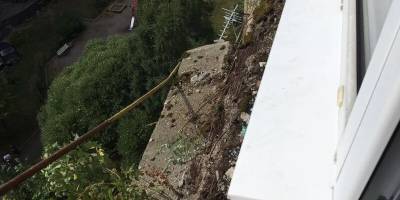 При обрушении балкона на шестом этаже дома в Хабаровске погиб пенсионер