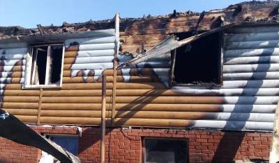 «10 минут - и нас бы не было»: под Уфой подожгли дом семьи учителей с тремя детьми