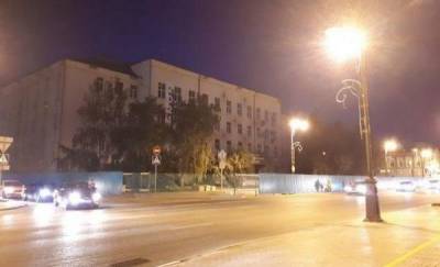 В Тюмени на улице Республики огородили корпус университета, чтобы снести его
