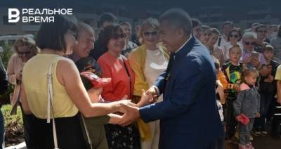 Рустам Минниханов поздравил с новосельем дольщиков ЖК «МЧС» на Губкина