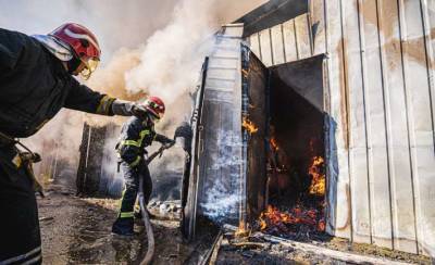 Украинские пожарные спасли более 40 человек