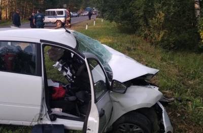 Два человека погибли в ДТП в Шатковском районе из-за наезда «Лады» на дерево