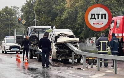 В Житомирской области отбойник проткнул авто, есть жертвы
