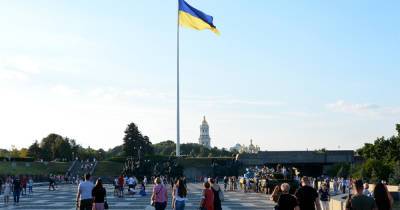 Лариса Ницой - Украинцев назвали "божьей нацией", стоящей на высшей ступени развития - ren.tv - Россия - Украина