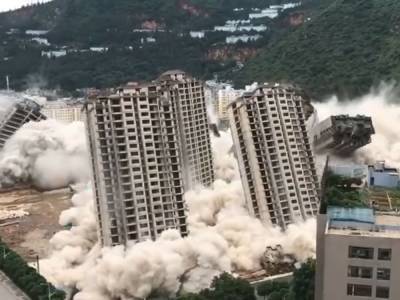 В Китае одновременно взорвали 15 небоскребов. Видео