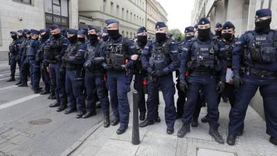 Польша направляет полицейских для помощи Литве в охране границы