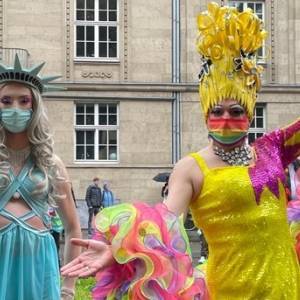 В Кельне 10 тысяч человек вышли на ЛГБТ-парад. Фото