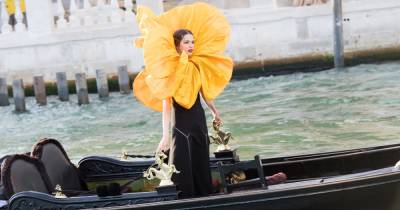 Dolce & Gabbana устроили роскошный показ в самом сердце Венеции (фото, видео) - focus.ua - Украина - Венеция