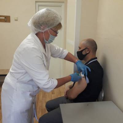 В соцсетях запустили флешмоб «Педагоги Глазова против коронавируса» после сообщения о низком уровне вакцинации среди учителей