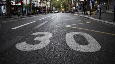 Скорость автомобилей в Париже ограничили до 30 км/ч