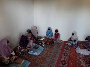 Мать и дочь незаконно обучали религии 13 детей в Кашкадарье