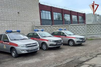 Мужчина украл и быстро выпил две бутылки крепкого алкоголя в Тверской области