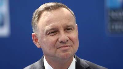 Президент Польши выступил против обязательной вакцинации от COVID-19