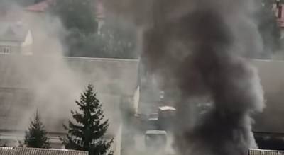 Мощный пожар охватил воинскую часть во Львове: первые кадры с места ЧП