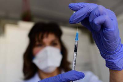 Третья прививка от коронавируса стала доступна всем гражданам старше 12 лет
