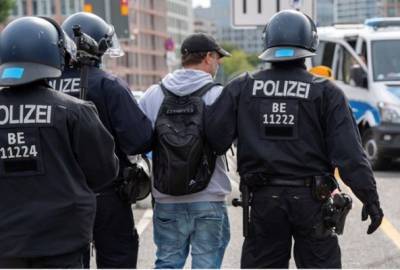 Митинги ковид-диссидентов в Берлине закончились массовыми арестами