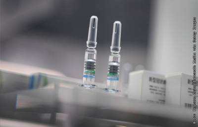 Эксперт счел вопросом времени регистрацию в РФ зарубежных COVID-вакцин