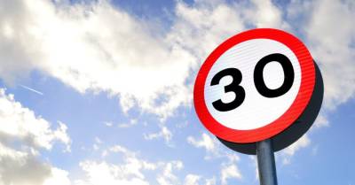 У школ Риги вводится ограничение скорости до 30 километров в час