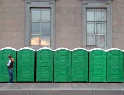 Уличные петербургские туалеты могут начать работать круглосуточно