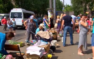 В Одессе снесут стихийный рынок, а торговцев разгонят: что будет на его месте