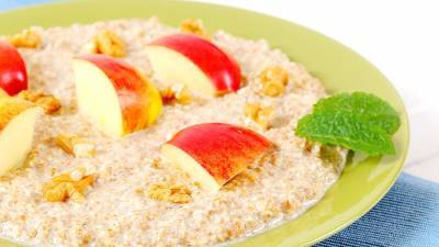 Диетолог поделилась рецептом полезного для школьников завтрака
