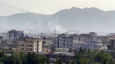 СМИ: "Исламское государство" взяло на себя ответственность за ракетный обстрел аэропорта Кабула