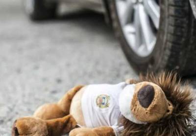 На Хортице пьяный водитель на скорости сбил семью с ребенком