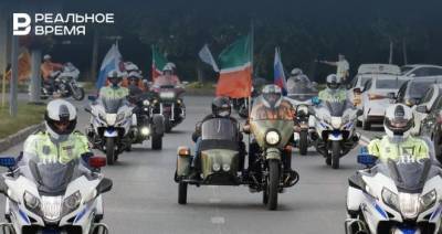 Минниханов проехался на мотоцикле от Казанского Кремля до ипподрома