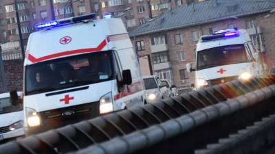 В массовом ДТП с мотоциклом и скорой в Москве пострадали три человека