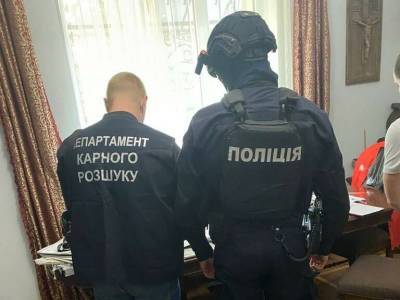 Полиция разоблачила преступную группу, которая незаконно завладела недвижимостью в Киеве на 72 млн грн