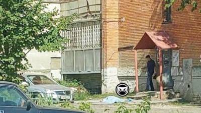 На ул. Калинина мужчина погиб, выпав из окна подъезда - penzainform.ru - Россия - Пенза