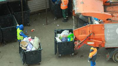 Контейнерные площадки и мусорные баки модернизируют в Подмосковье