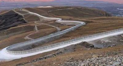 Турция построила уже 43 километра бетонной стены на границе с Ираном