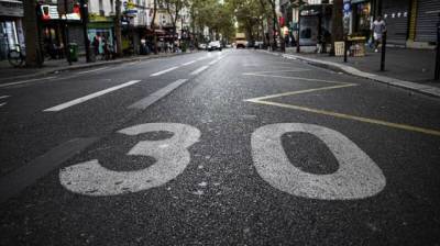 В Париже запретили ездить быстрее 30 км/ч