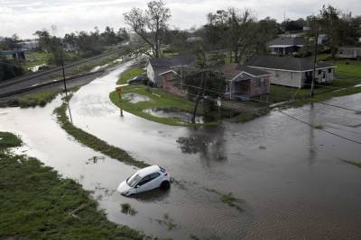 Разрушительный ураган "Ида" ударил по Луизиане: почти весь штат остался без электричества