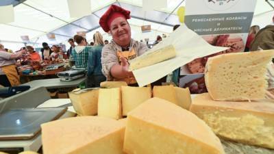 Подмосковье признали лидером России по экспорту сыра в 2021 году