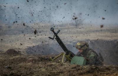 На Донбассе под обстрелом оккупантов погиб военный, еще один получил ранение