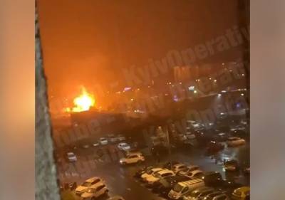В Киеве произошел сильный пожар из-за молнии (ВИДЕО)
