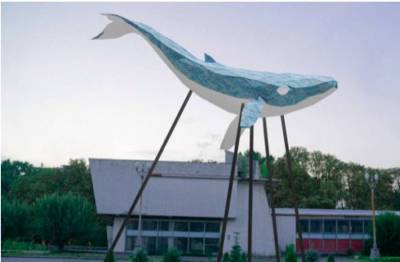 В Киеве на ВДНХ появится гигантский пластиковый кит