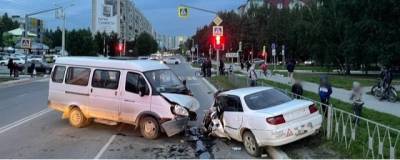 Жительница Нижневартовска на Lexus спровоцировала тройное ДТП с пострадавшим