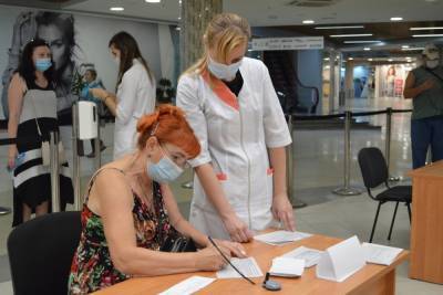 В Курске вакцинировали от коронавируса жителей Ставрополя, Москвы, Белгорода и Якутии
