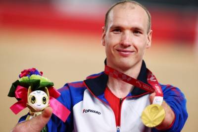Велогонщик Асташов вновь завоевал золотую медаль Паралимпиады