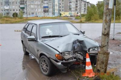 Женщина без водительских прав протаранила ЛЭП в Воркуте