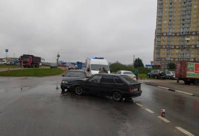 В Твери водитель «Лады» спровоцировал ДТП с пострадавшим